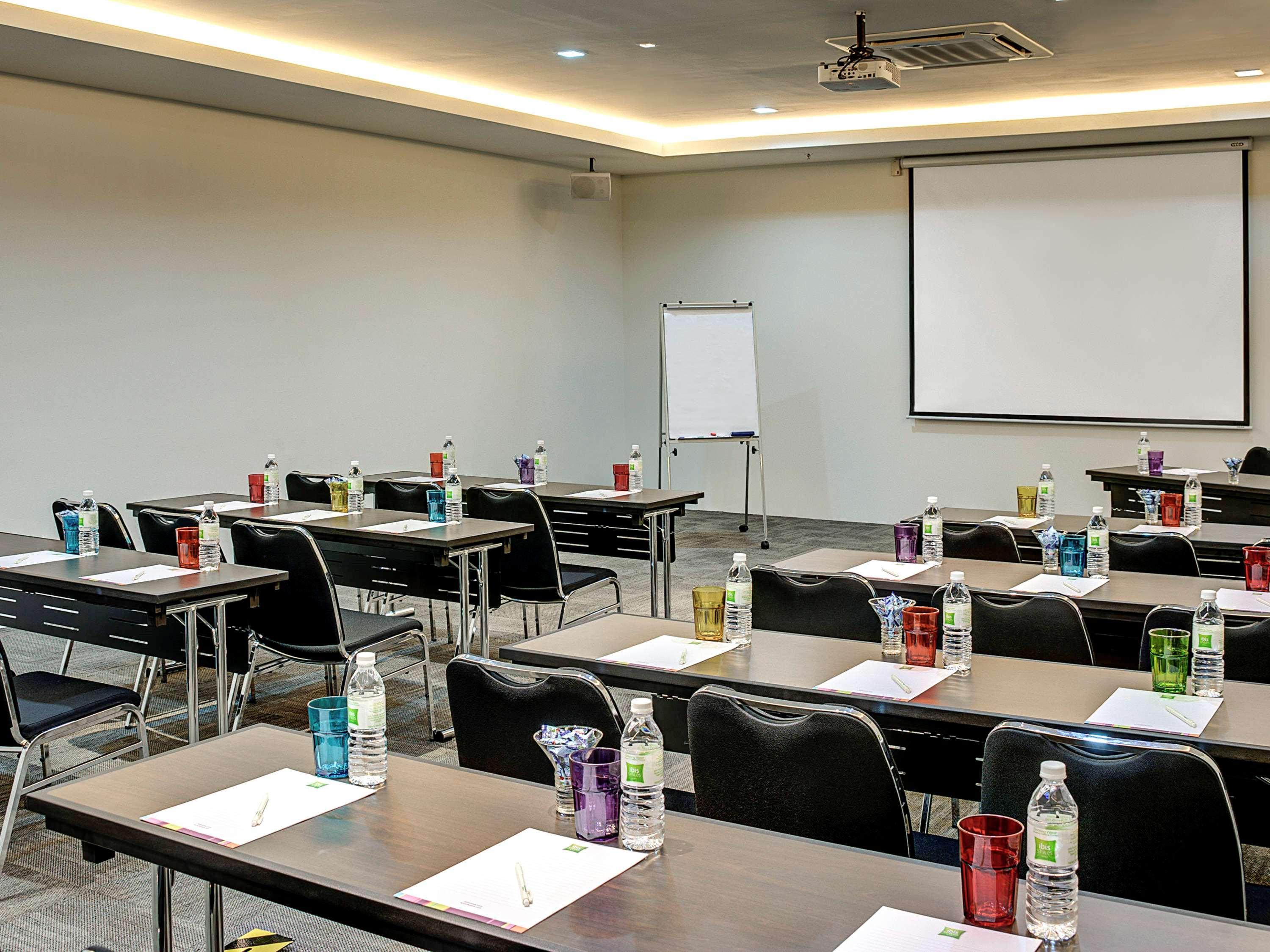 Ibis Styles Kuala Lumpur Fraser Business Park Exterior foto